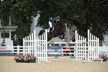 Lucinda Stewart and Cancun II win the National 1.15m Members Cup Championship Final